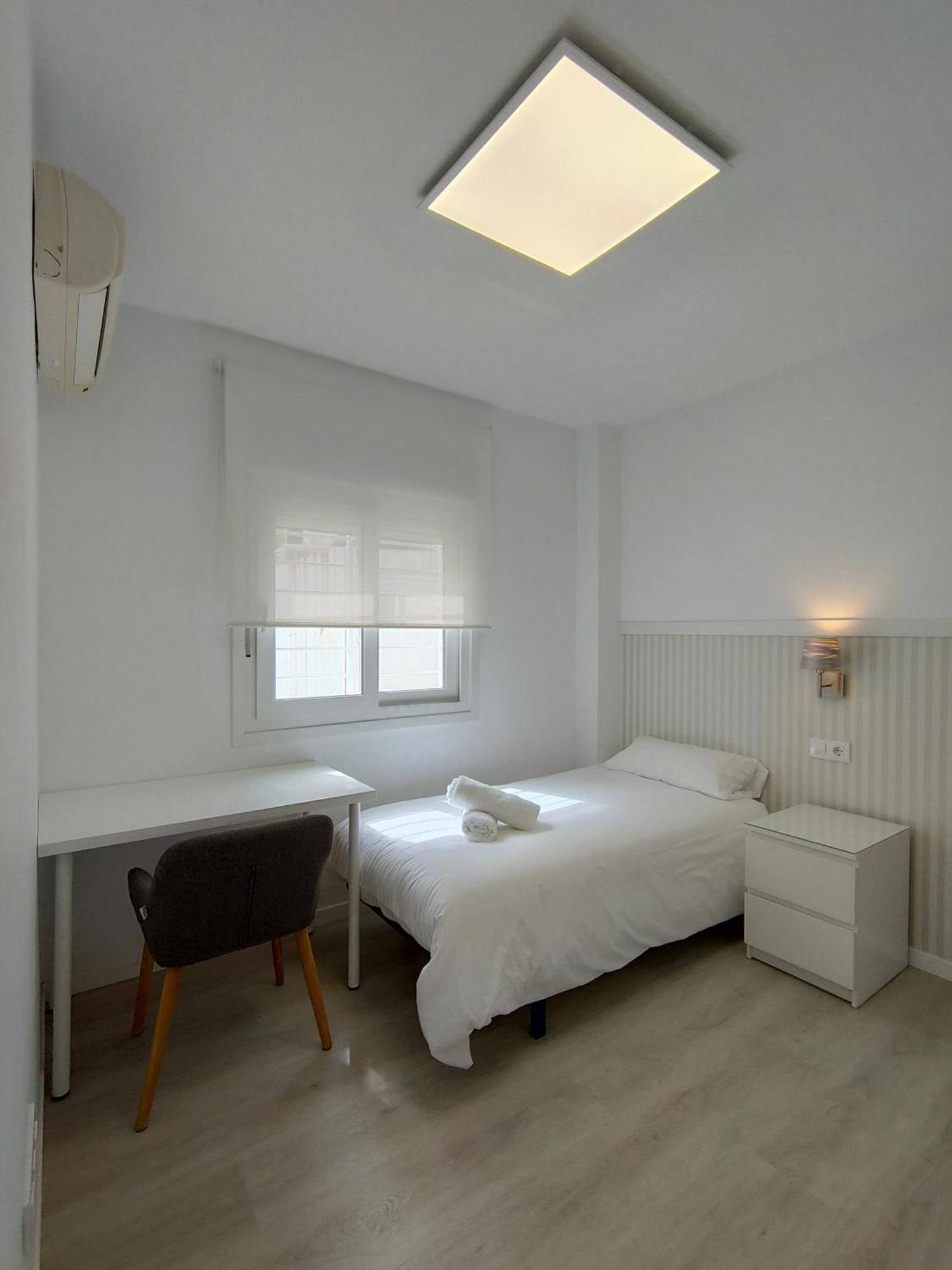 Casa Mallen, Con Amplia Terraza, En El Barrio De Nervion Sewilla Zewnętrze zdjęcie