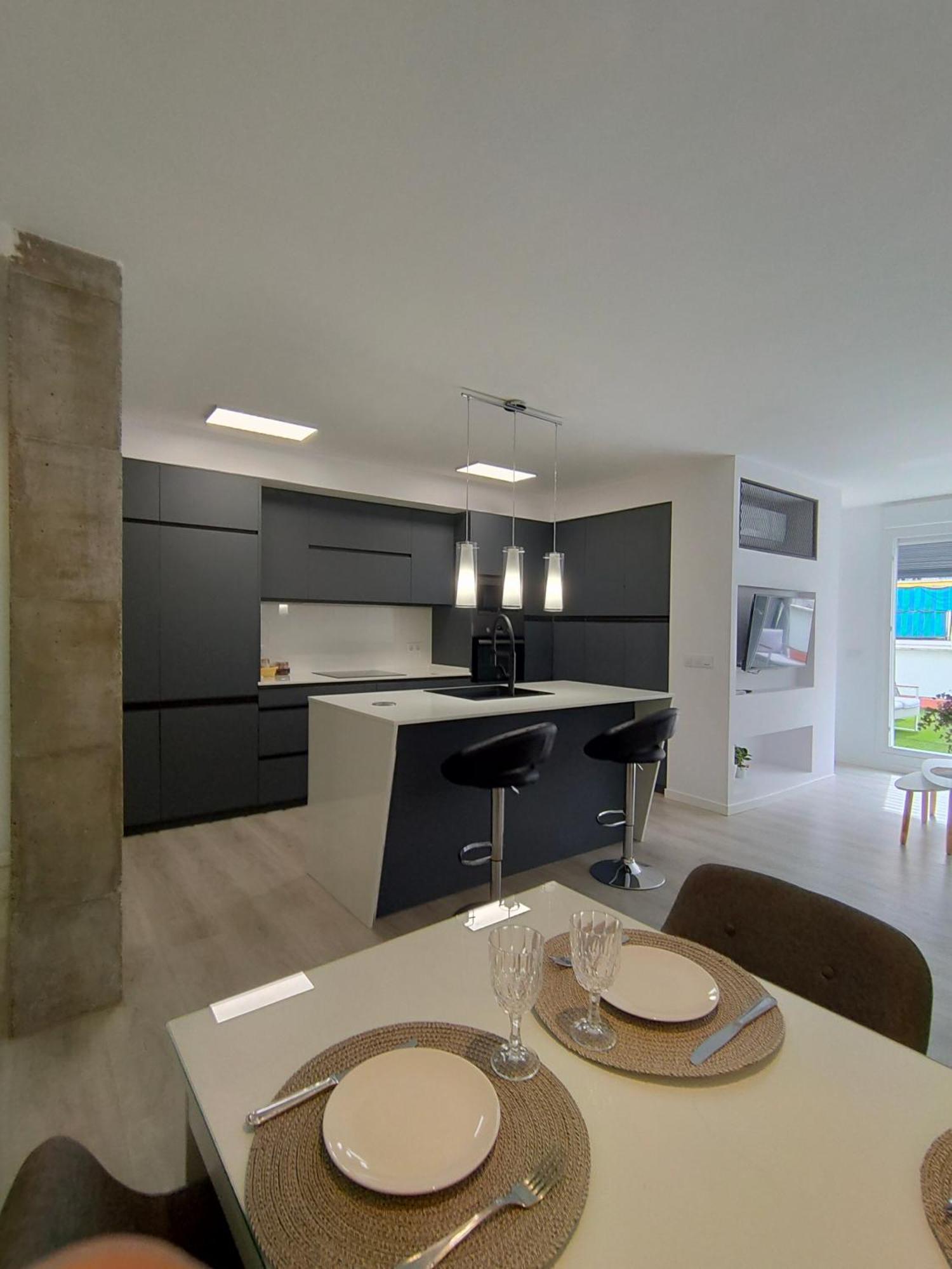 Casa Mallen, Con Amplia Terraza, En El Barrio De Nervion Sewilla Zewnętrze zdjęcie