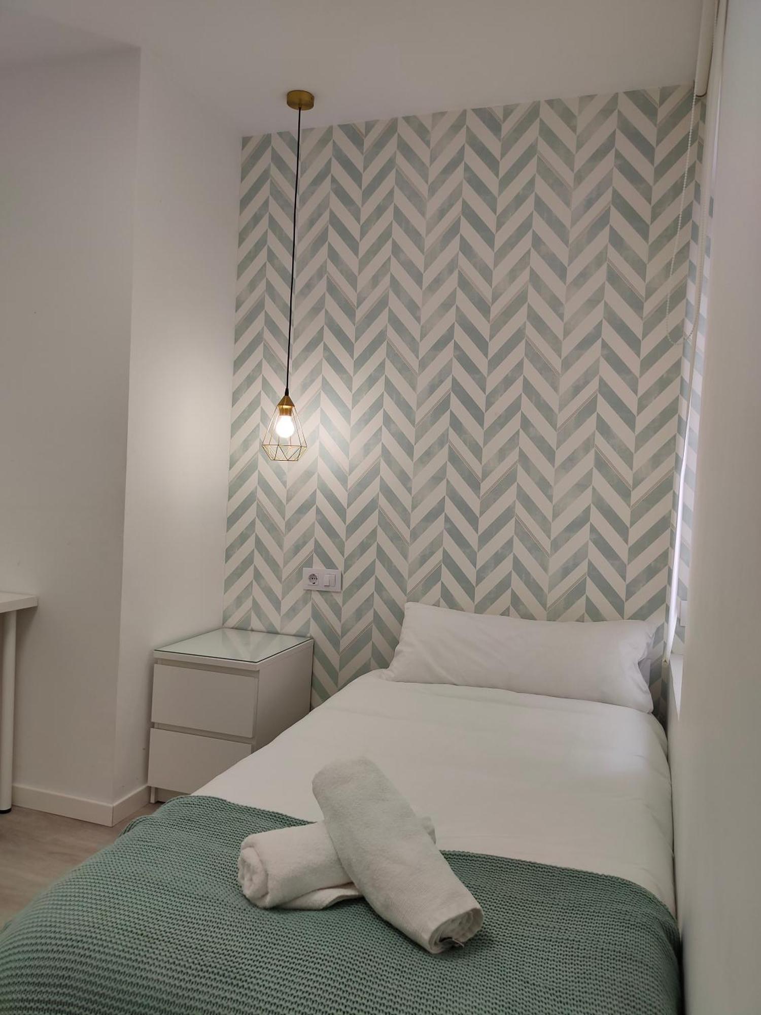 Casa Mallen, Con Amplia Terraza, En El Barrio De Nervion Sewilla Zewnętrze zdjęcie